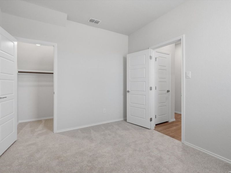 Spacious, unfurnished interior of a new home in Agave, San Antonio (Image 28).