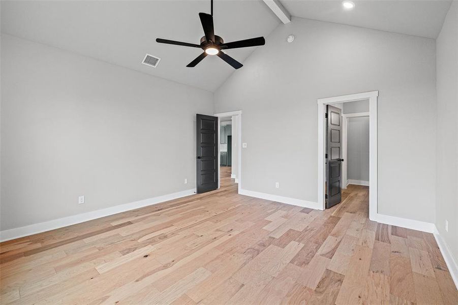 Spacious, unfurnished interior of a new home in , Granbury (Image 26). Spacious, unfurnished interior of a new home in , Granbury (Image 26).