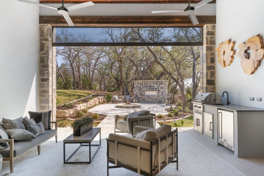 Exterior details and patio area of a home in Belle Oaks, Bulverde (Image 25).