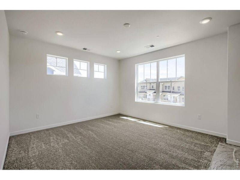 Spacious, unfurnished interior of a new home in Timber Lark, Fort Collins (Image 10).