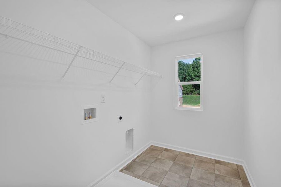 Spacious, unfurnished interior of a new home in Windance Lake, Loganville (Image 15).
