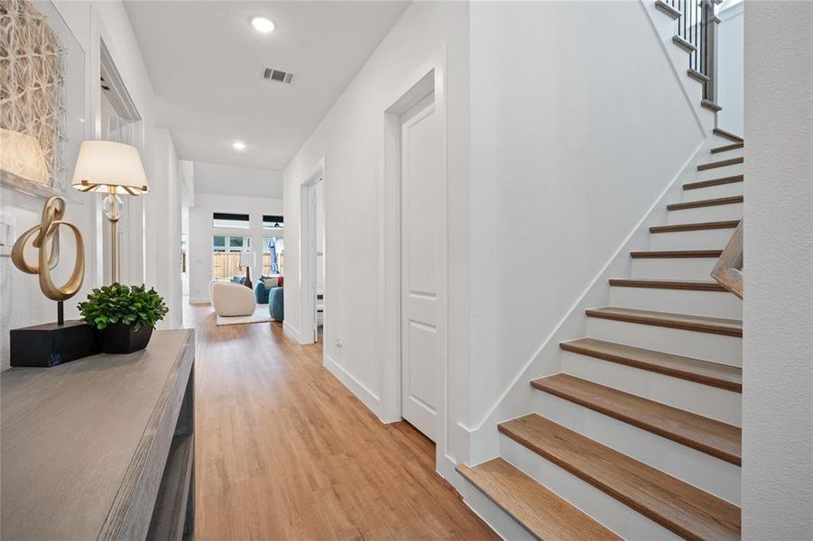 Spacious, unfurnished interior of a new home in , Prosper (Image 19).