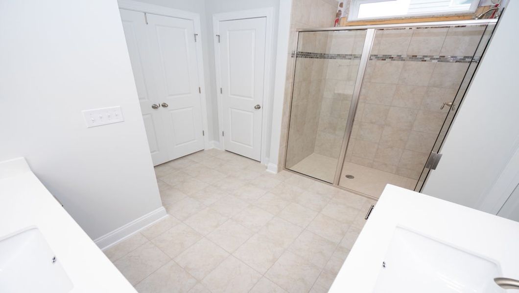 Representative unfurnished interior of a home built from the CUMBERLAND by D.R. Horton in Waterbridge, Myrtle Beach (Image 25).