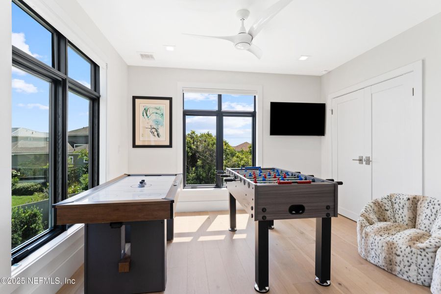 Furnished interior view inside a new home in , Ponte Vedra Beach (Image 47).