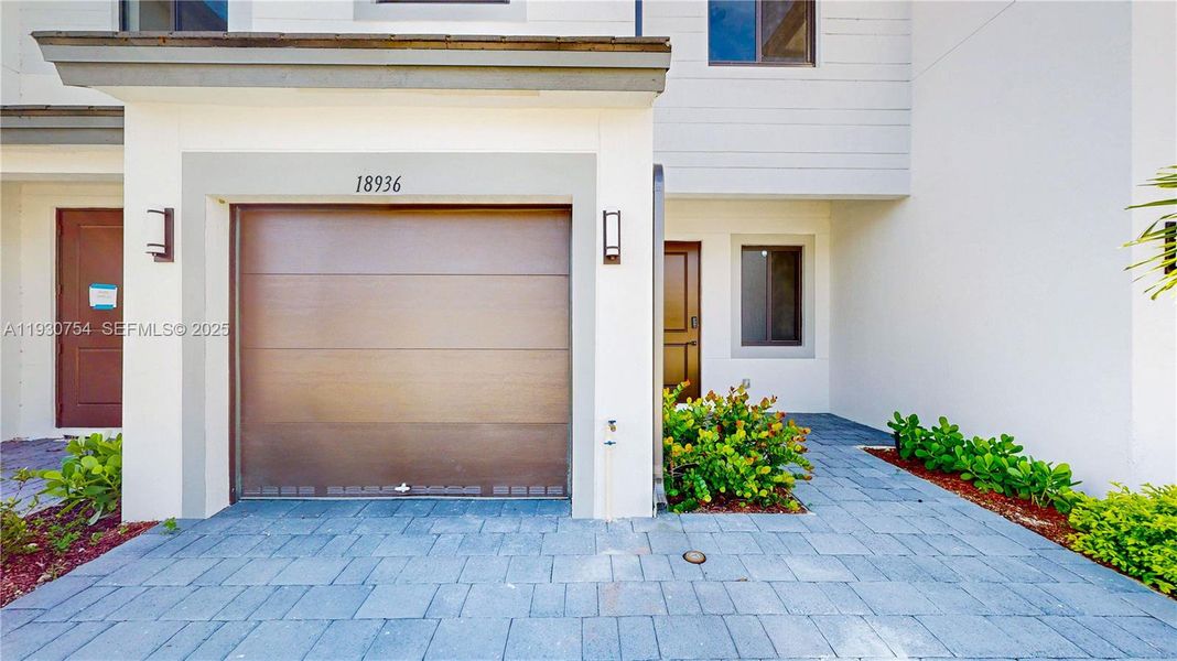 Exterior details and patio area of a home in , Homestead (Image 4).