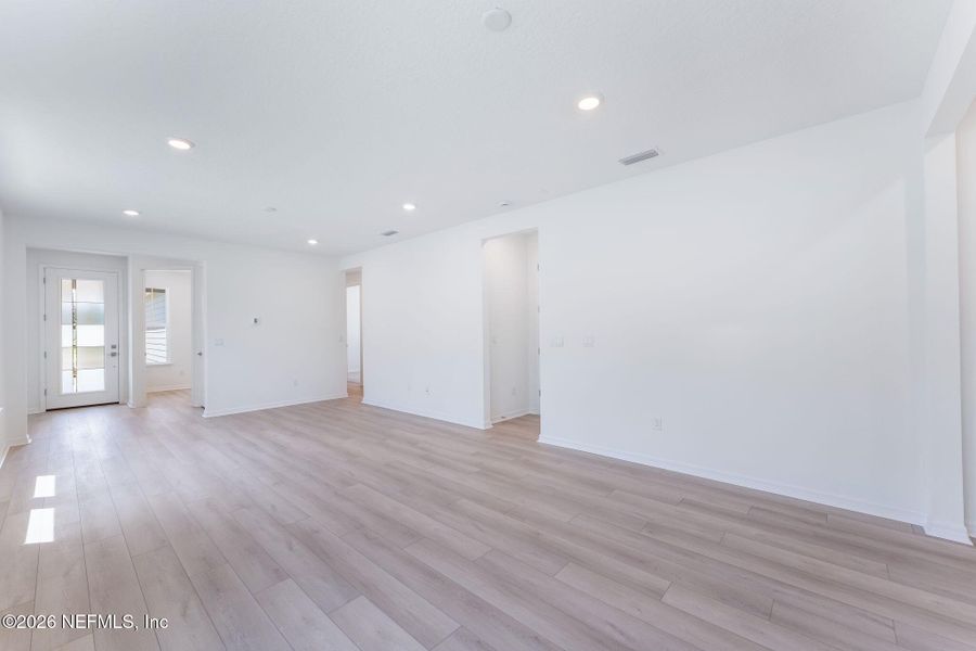 Spacious, unfurnished interior of a new home in Del Webb Wildlight, Yulee (Image 19).