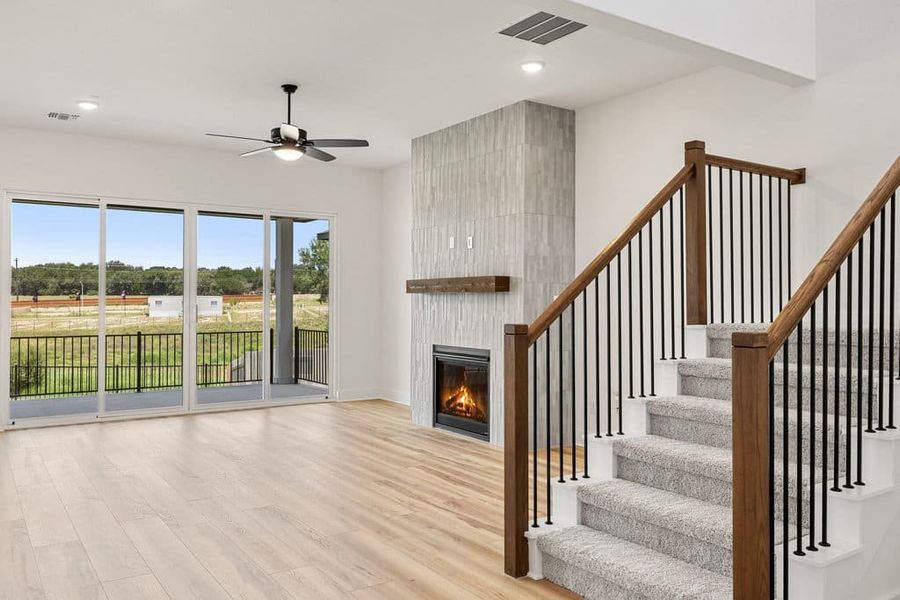 Spacious, unfurnished interior of a new home in Lariat, Liberty Hill (Image 25).