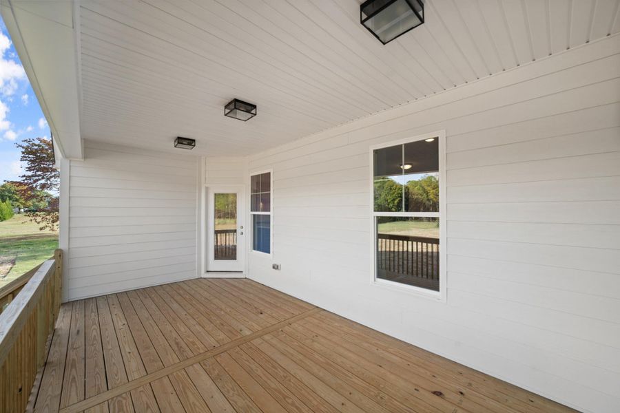Spacious, unfurnished interior of a new home in Redland, Advance (Image 17).