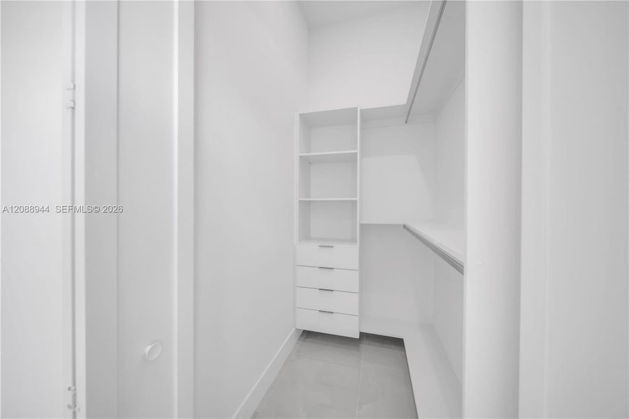 Spacious, unfurnished interior of a new home in , Lehigh Acres (Image 35).