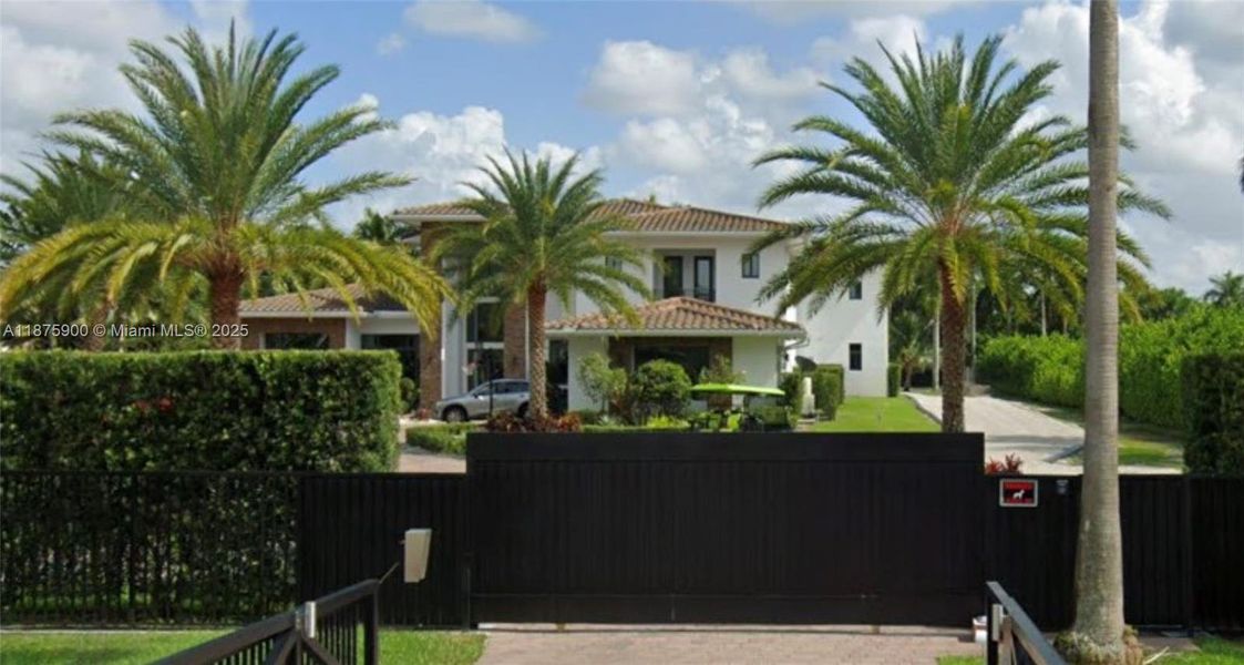 Image 6 of a home in .