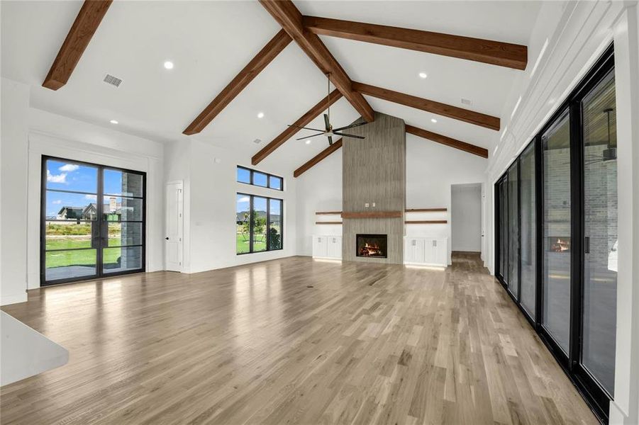 Spacious, unfurnished interior of a new home in , Aledo (Image 25).