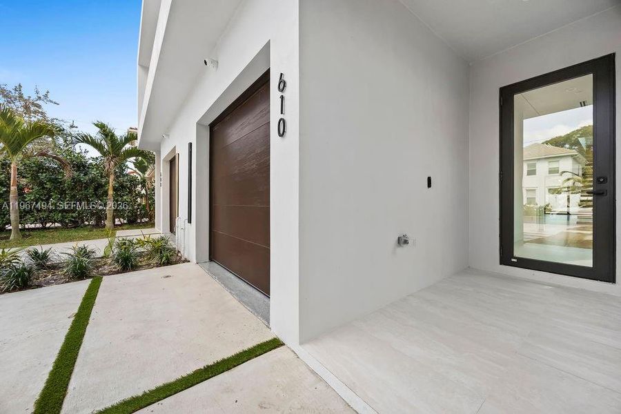 Exterior details and patio area of a home in , Fort Lauderdale (Image 22).