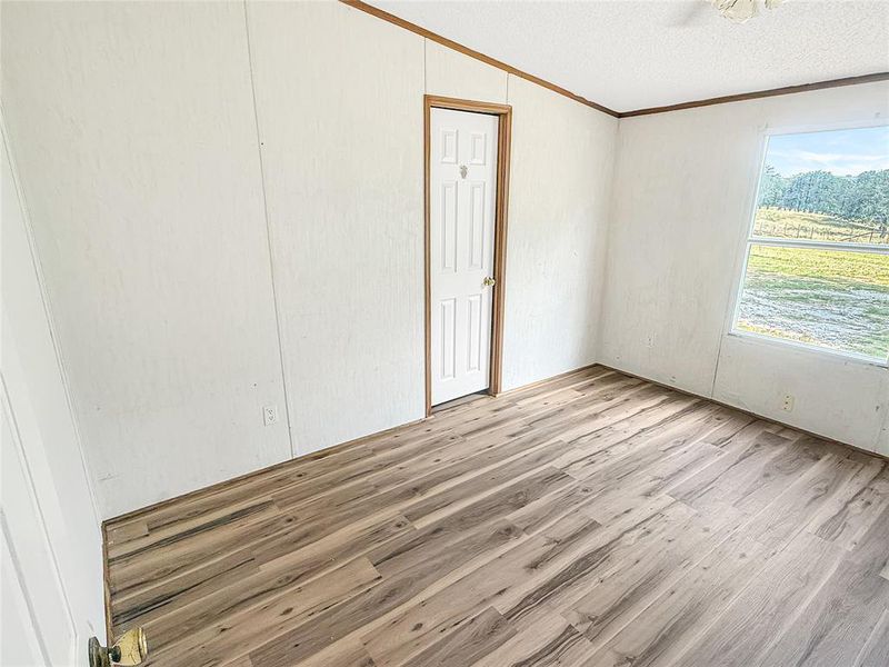 Spacious, unfurnished interior of a new home in , Eastland (Image 6).