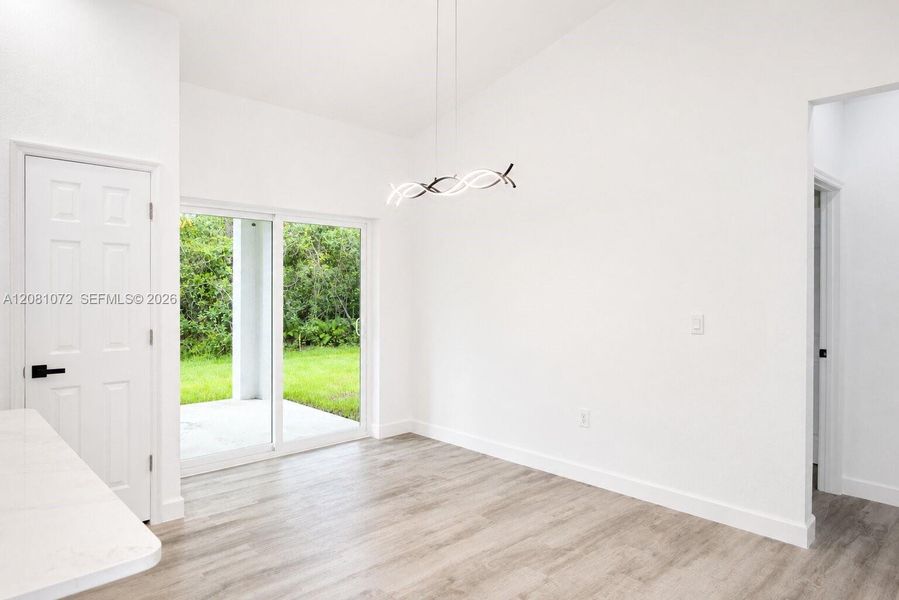 Spacious, unfurnished interior of a new home in , Sebring (Image 22).