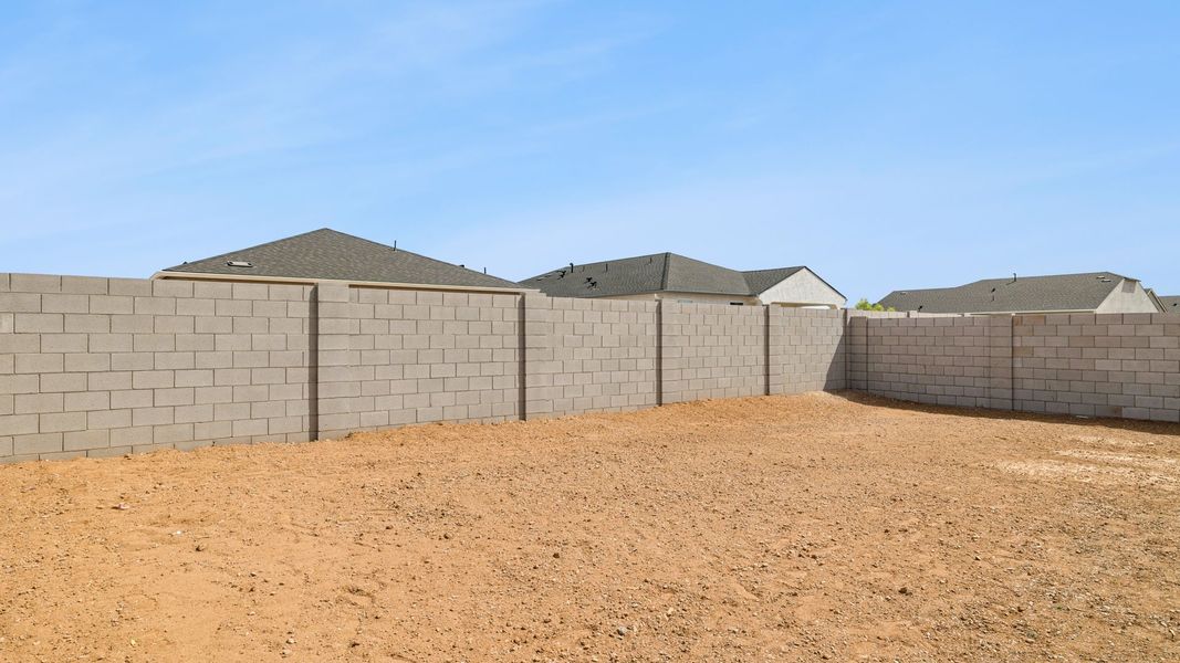 Exterior details and patio area of a home in Quail Ranch, San Tan Valley (Image 21).