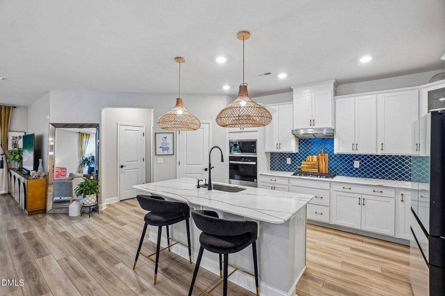 14-web-or-mls-Emmer St-S1205-014
