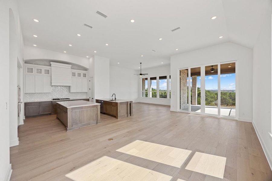 Spacious, unfurnished interior of a new home in Parkside On The River, Georgetown (Image 14).