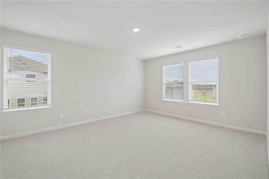 Spacious, unfurnished interior of a new home in Northwoods at Mirror Lake, Villa Rica (Image 43).