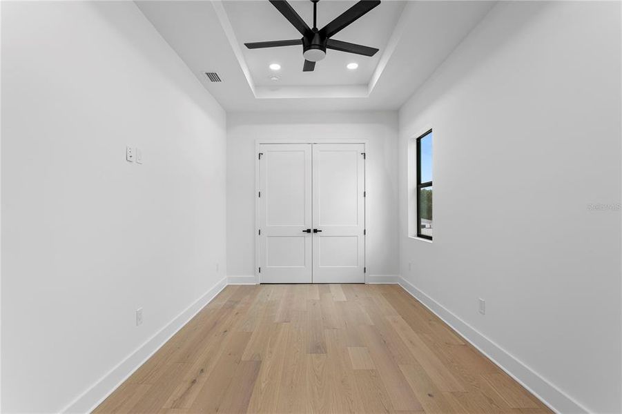 Spacious, unfurnished interior of a new home in , Tampa (Image 54).