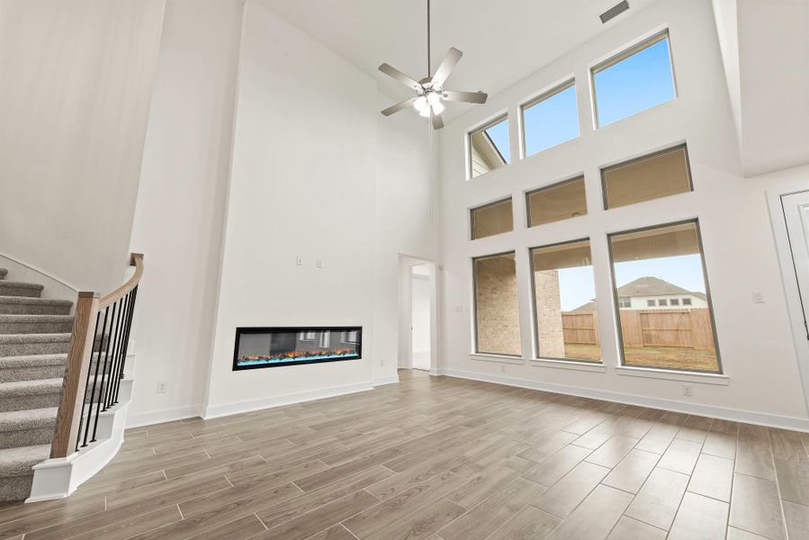 Representative image. Features, specifications, selections and colors may vary.