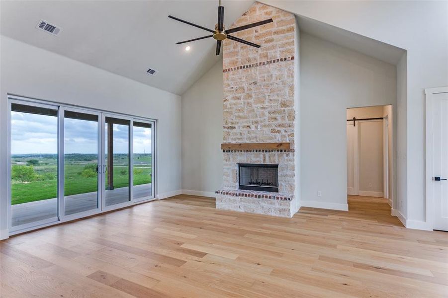Spacious, unfurnished interior of a new home in , Aledo (Image 21).