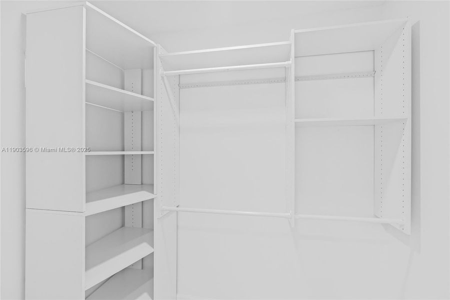 Spacious, unfurnished interior of a new home in , Lehigh Acres (Image 33).