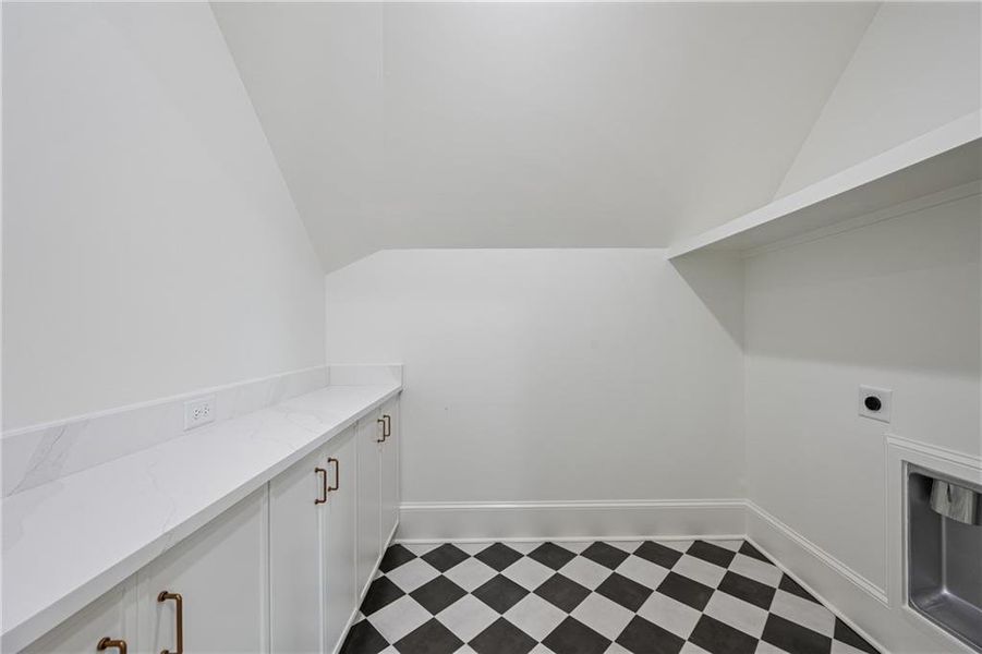 Spacious, unfurnished interior of a new home in , Loganville (Image 67). Spacious, unfurnished interior of a new home in , Loganville (Image 67).