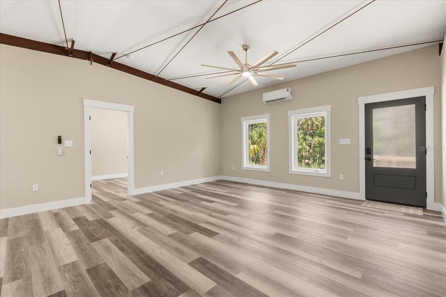Spacious, unfurnished interior of a new home in , Homosassa (Image 27).
