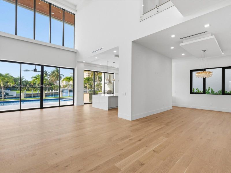 Spacious, unfurnished interior of a new home in , Pompano Beach (Image 35).