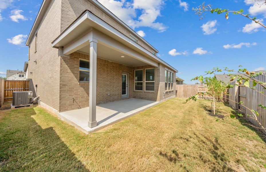 Exterior details and patio area of a home in La Cima, San Marcos (Image 19).