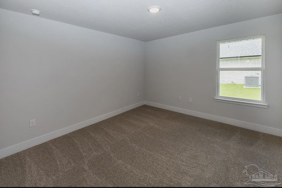 Spacious, unfurnished interior of a new home in Hidden Pines, Milton (Image 10).