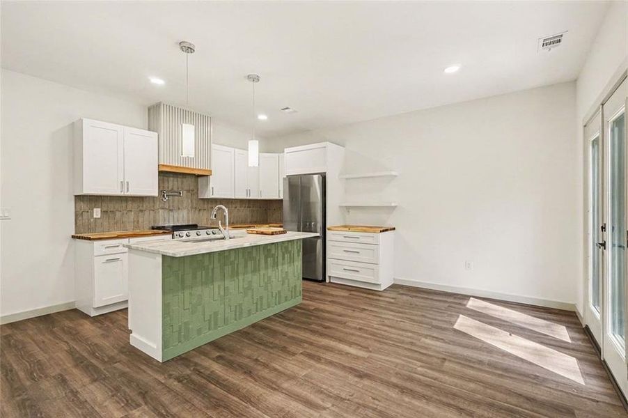 Furnished interior view inside a new home in , Conyers (Image 15).