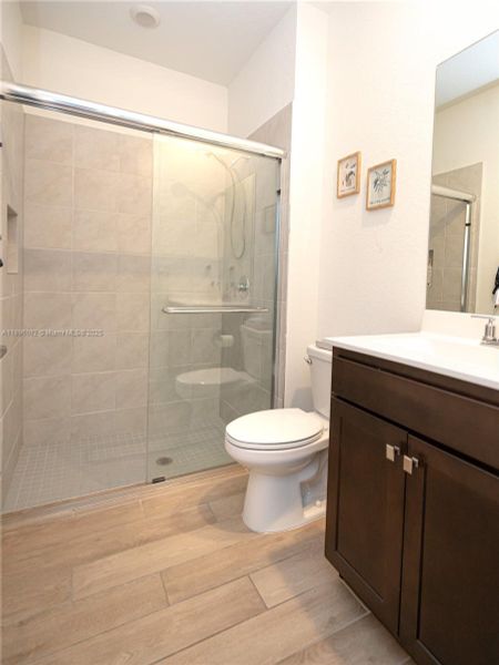 Furnished interior view inside a new home in , Homestead (Image 41).