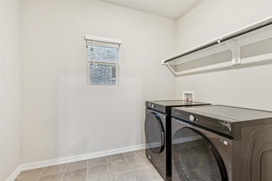 Furnished interior view inside a new home in Wolf Creek Farms - Signature Series, Melissa (Image 28).