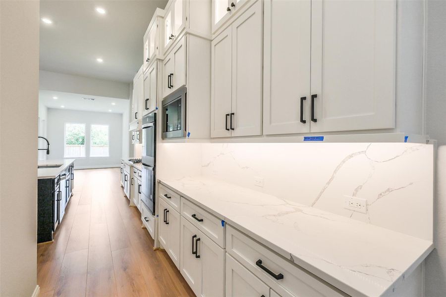 Furnished interior view inside a new home in Evergreen 70', Conroe (Image 5). Furnished interior view inside a new home in Evergreen 70', Conroe (Image 5).