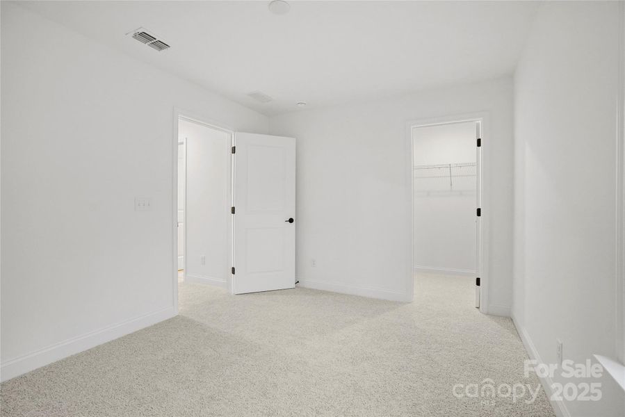 Spacious, unfurnished interior of a new home in Forest Creek, Waxhaw (Image 19).