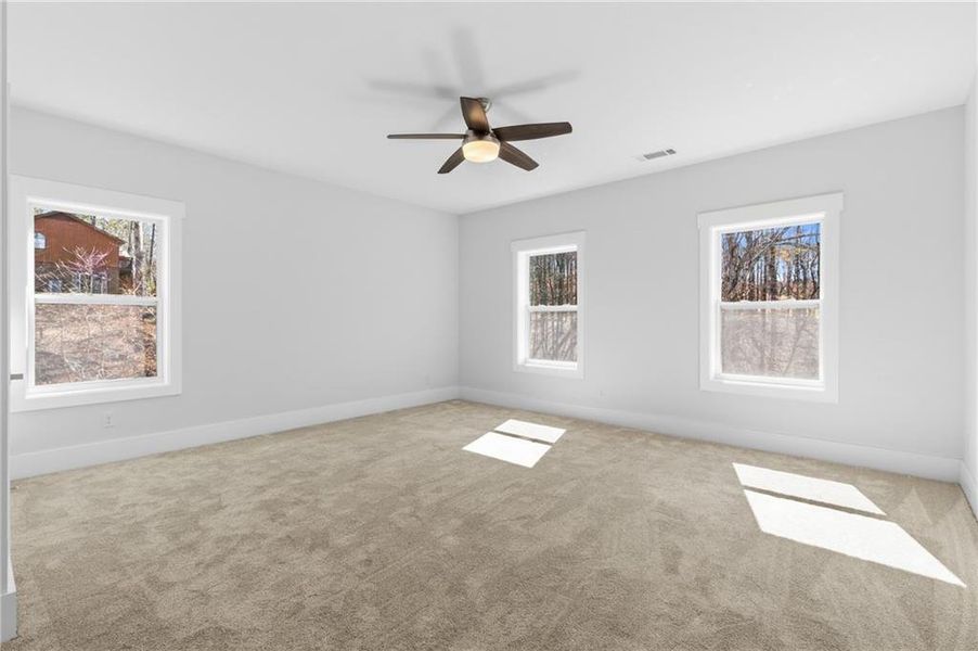 Spacious, unfurnished interior of a new home in , Alpharetta (Image 72).