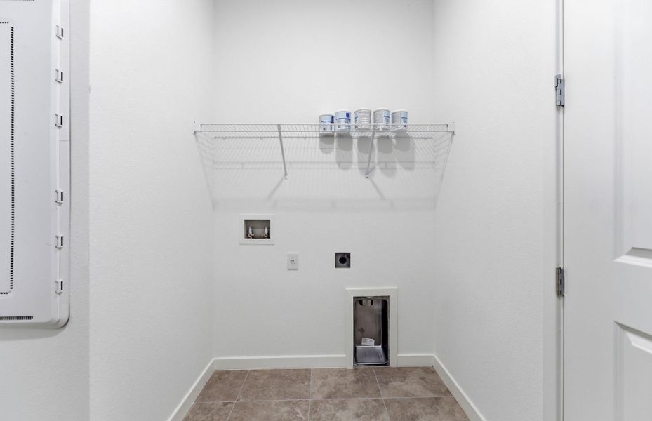 Spacious, unfurnished interior of a new home in Seaire, Parrish (Image 13).