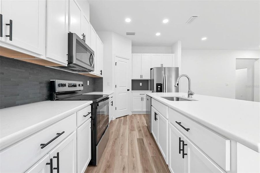 Furnished interior view inside a new home in , Altamonte Springs (Image 5).