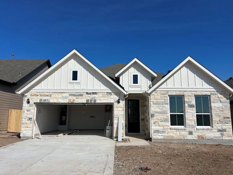 Image 28 of a home in Willow Springs.