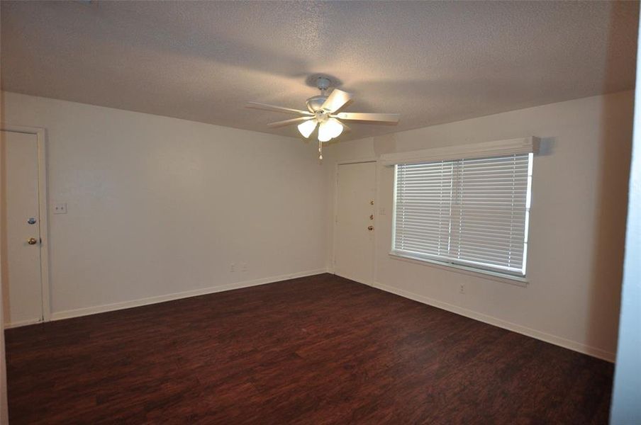 Spacious, unfurnished interior of a new home in , Weatherford (Image 6).