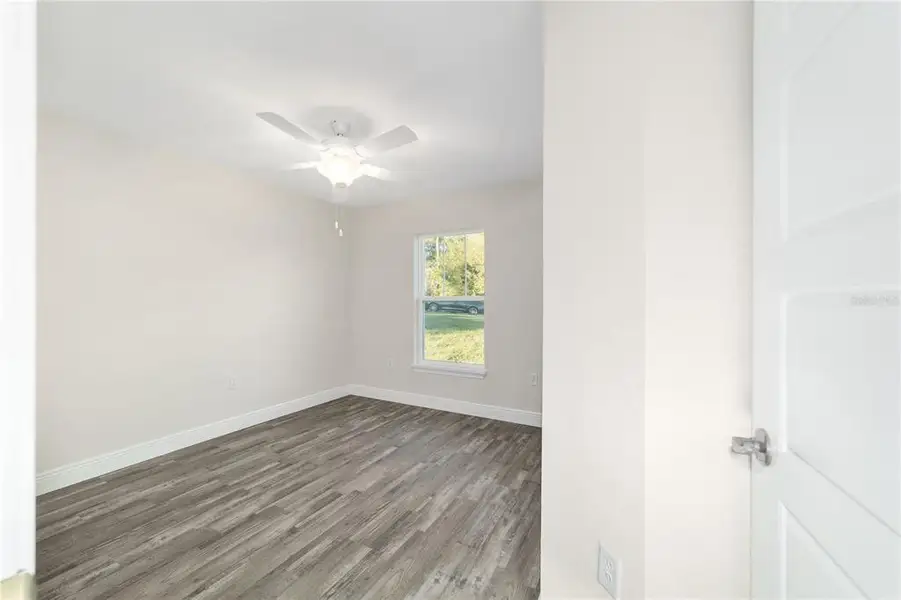 Spacious, unfurnished interior of a new home in , Ocala (Image 38).