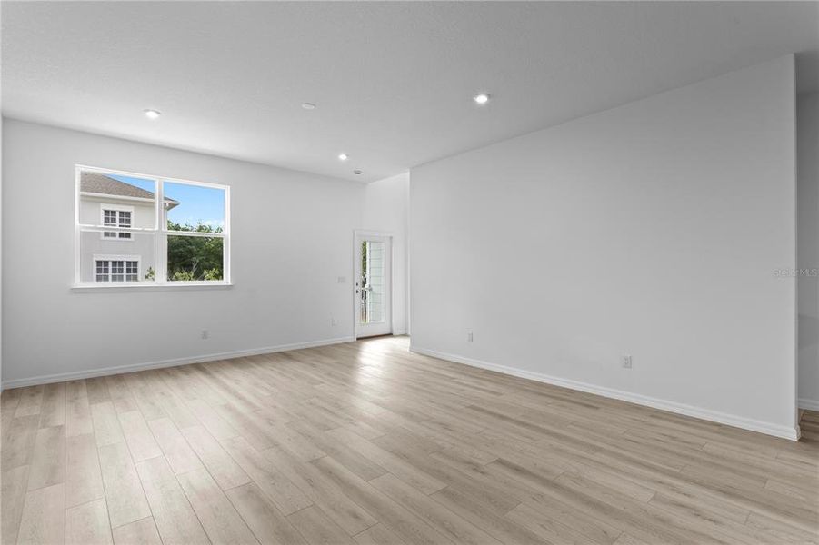 Spacious, unfurnished interior of a new home in , Westchase (Image 36).