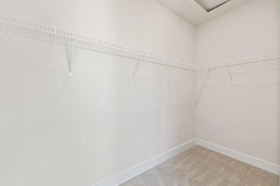 Spacious, unfurnished interior of a new home in , Hartwell (Image 37).