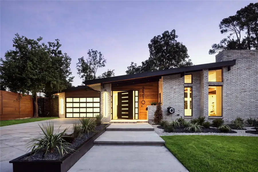 Exterior details and patio area of a home in , Houston (Image 22).
