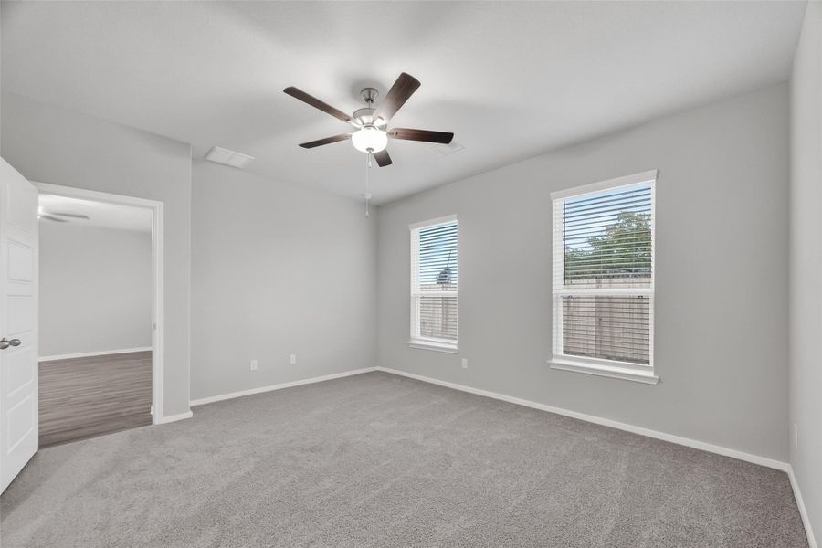 Spacious, unfurnished interior of a new home in Rollingbrook Estates, Baytown (Image 36).