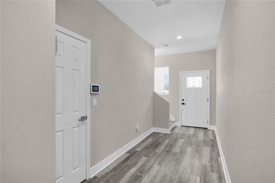Spacious, unfurnished interior of a new home in , Tampa (Image 22).