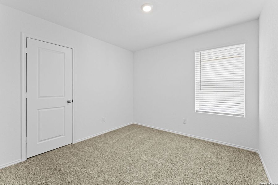 Spacious, unfurnished interior of a new home in Avenida, Converse (Image 10).