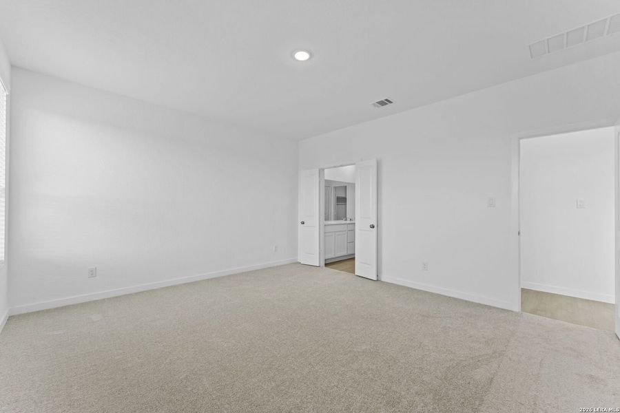 Spacious, unfurnished interior of a new home in Waterwheel, San Antonio (Image 14).