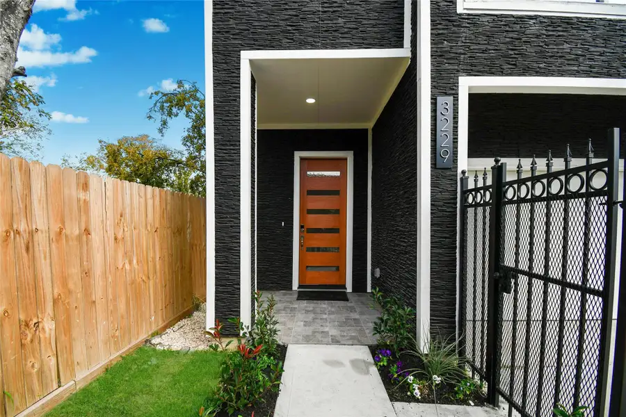 Entrance, beautiful mahogany wood door and patio tiles Entrance, beautiful mahogany wood door and patio tiles